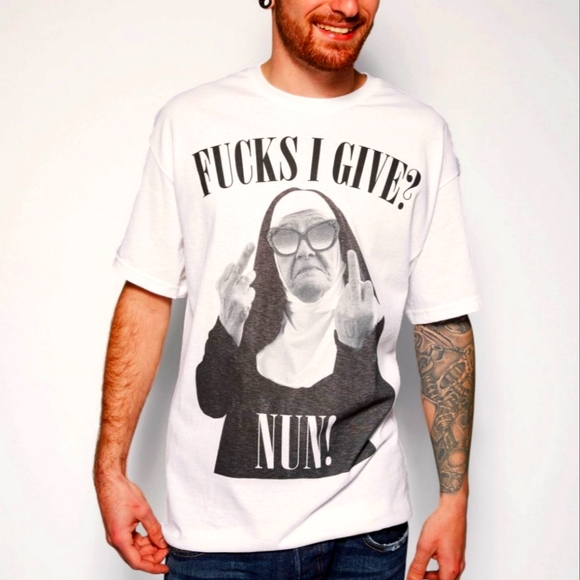 Hot Topic Other - Graphic tee shirt